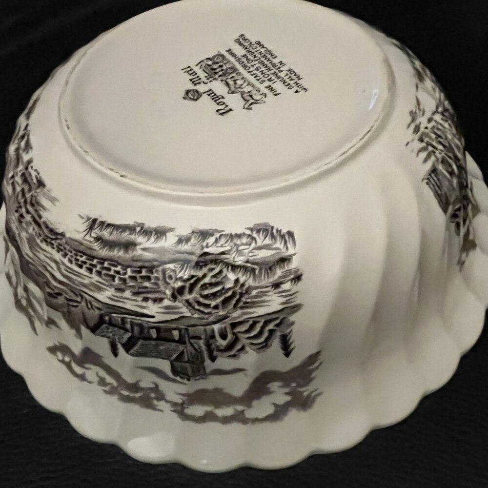 Transfer ware Brown Ironstone Casserole Bowl - Picture 11 of 12